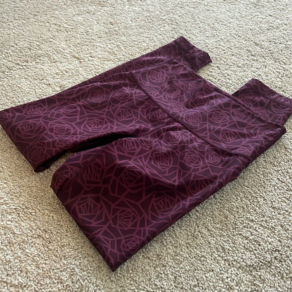 Lululemon size 6, high times pant with Luxathletic fabric